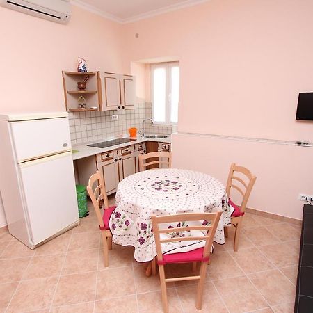Apartments Casa Menis 로비니 객실 사진