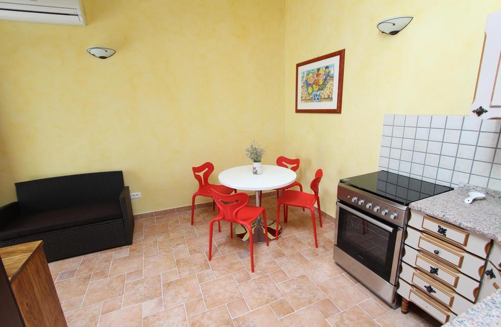 Apartments Casa Menis 로비니 객실 사진
